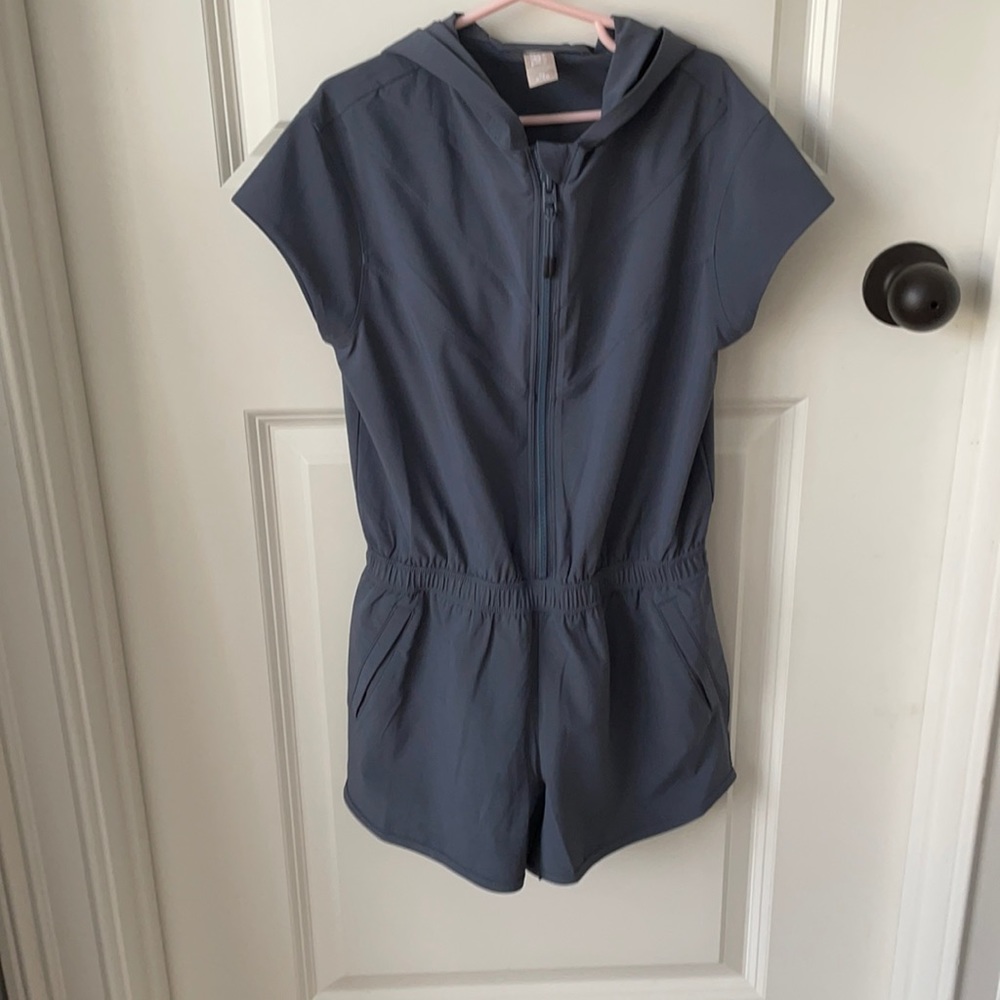 Athleta kids medium 8-10